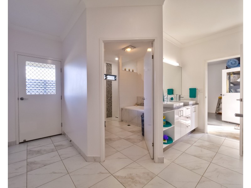 251 Lower Mountain Road, Dundowran QLD 4655
