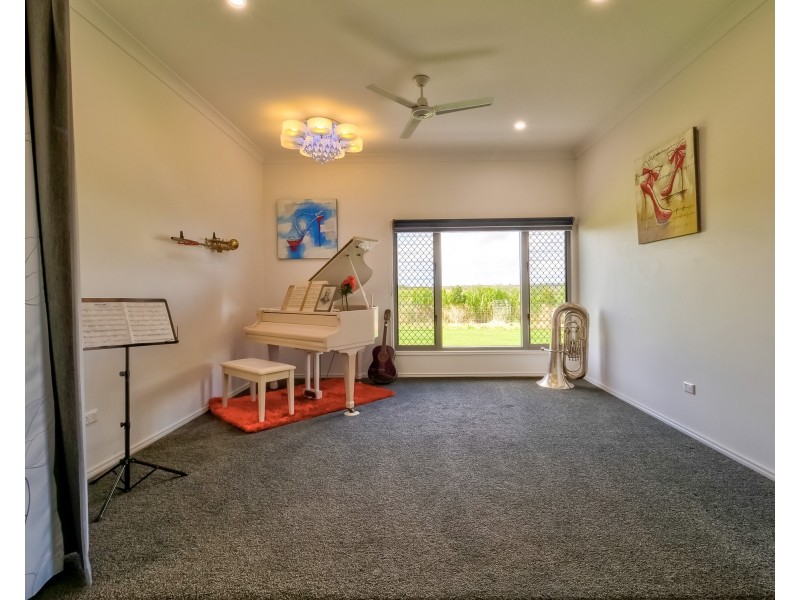 251 Lower Mountain Road, Dundowran QLD 4655