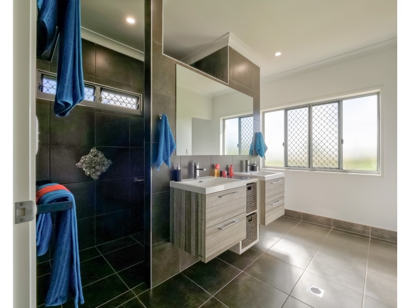 251 Lower Mountain Road, Dundowran QLD 4655