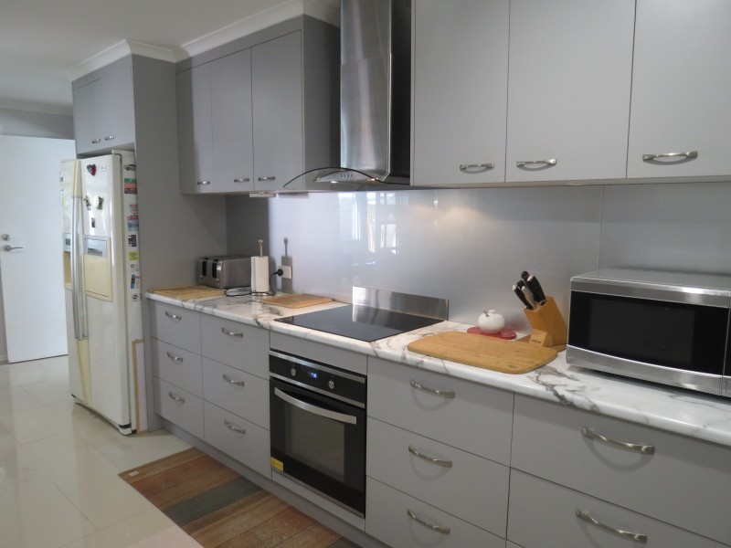 98 Murphy Street, Point Vernon QLD 4655