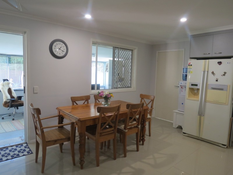 98 Murphy Street, Point Vernon QLD 4655