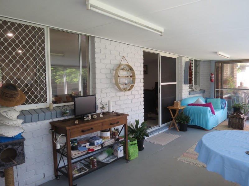 98 Murphy Street, Point Vernon QLD 4655