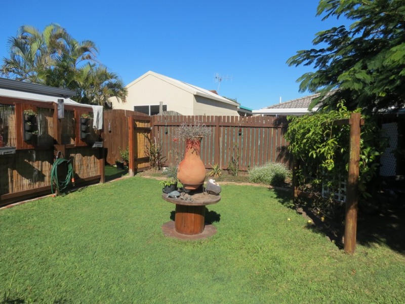 98 Murphy Street, Point Vernon QLD 4655