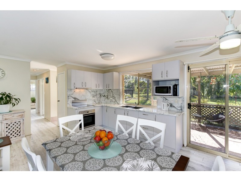 12 Jennylee Close, Urangan QLD 4655