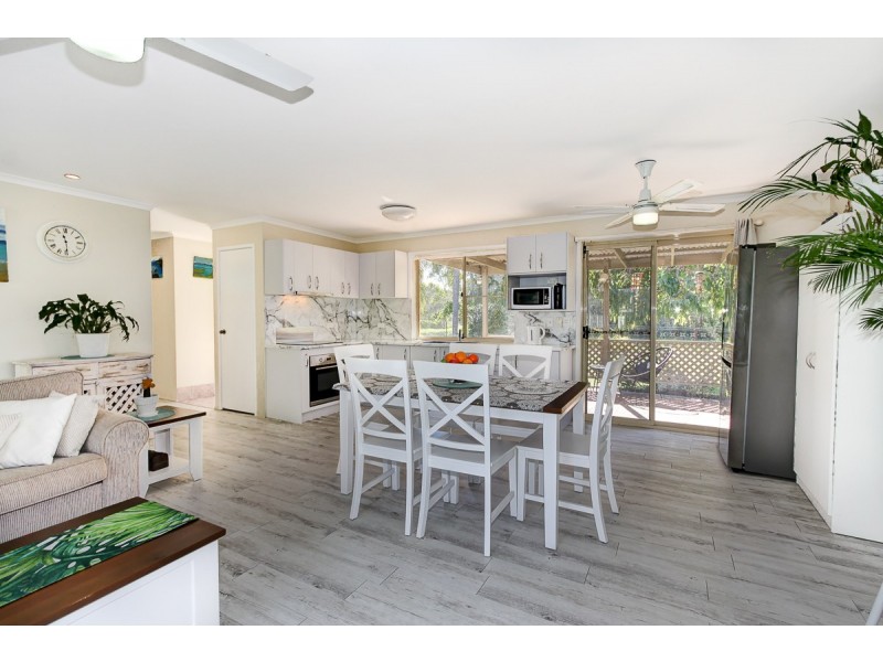 12 Jennylee Close, Urangan QLD 4655