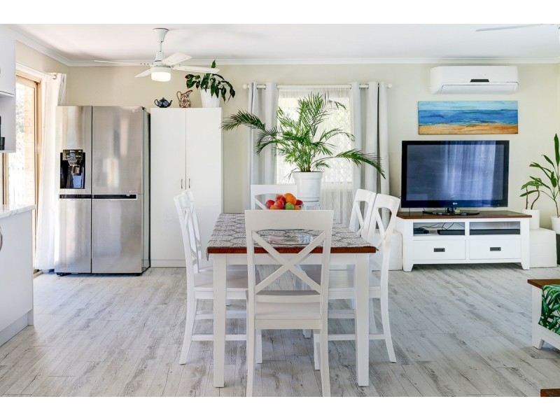 12 Jennylee Close, Urangan QLD 4655