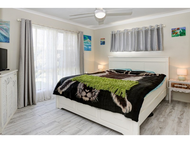 12 Jennylee Close, Urangan QLD 4655