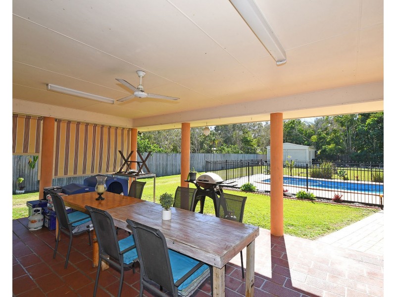 9 Sunline Court, Urangan QLD 4655
