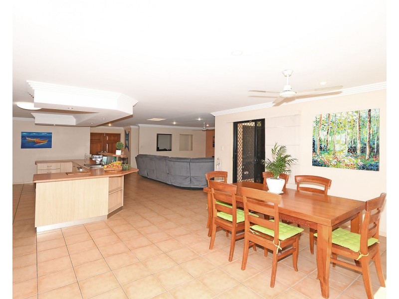 9 Sunline Court, Urangan QLD 4655