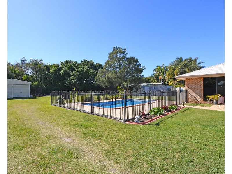 9 Sunline Court, Urangan QLD 4655