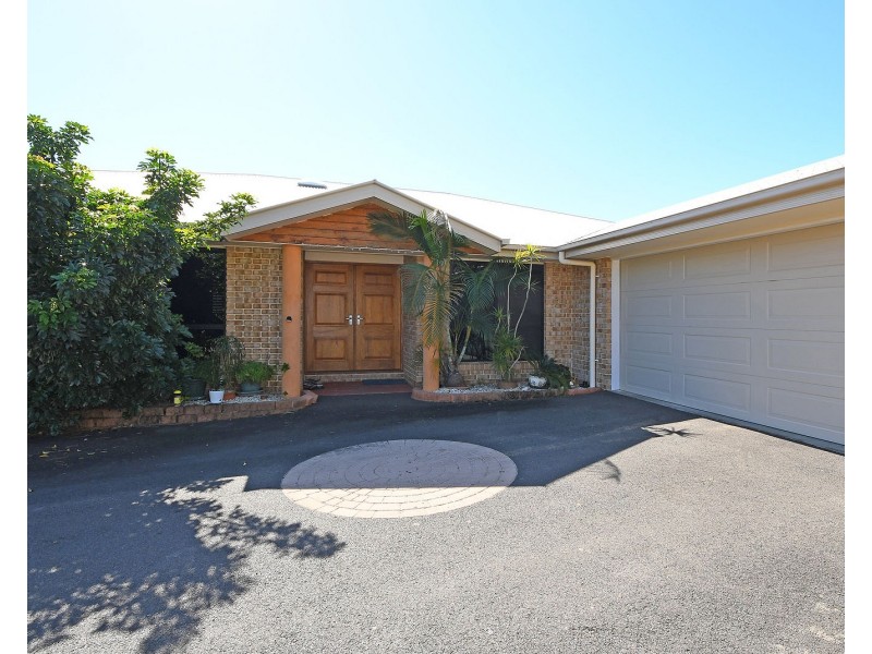 9 Sunline Court, Urangan QLD 4655