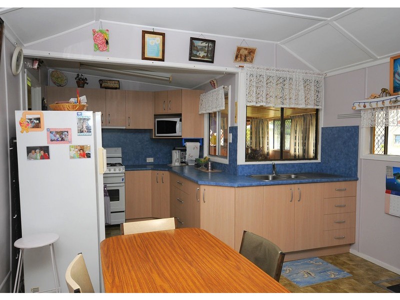 49 Bideford Street, Torquay QLD 4655