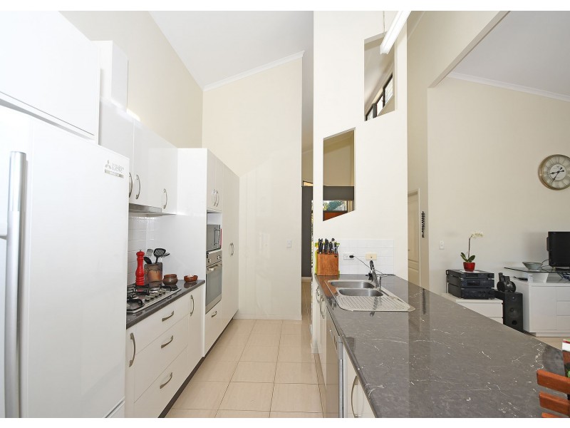 84 Wattle Street, Point Vernon QLD 4655