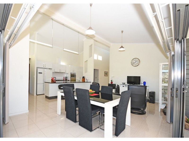 84 Wattle Street, Point Vernon QLD 4655