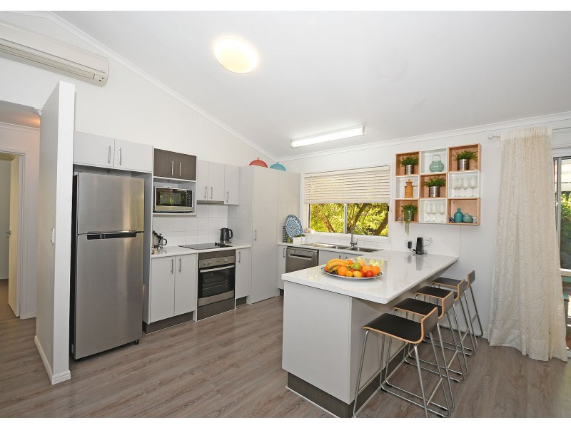 26 Prince Street, Urangan QLD 4655