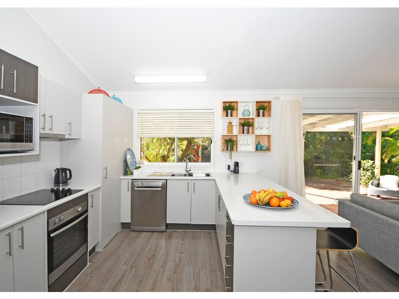 26 Prince Street, Urangan QLD 4655