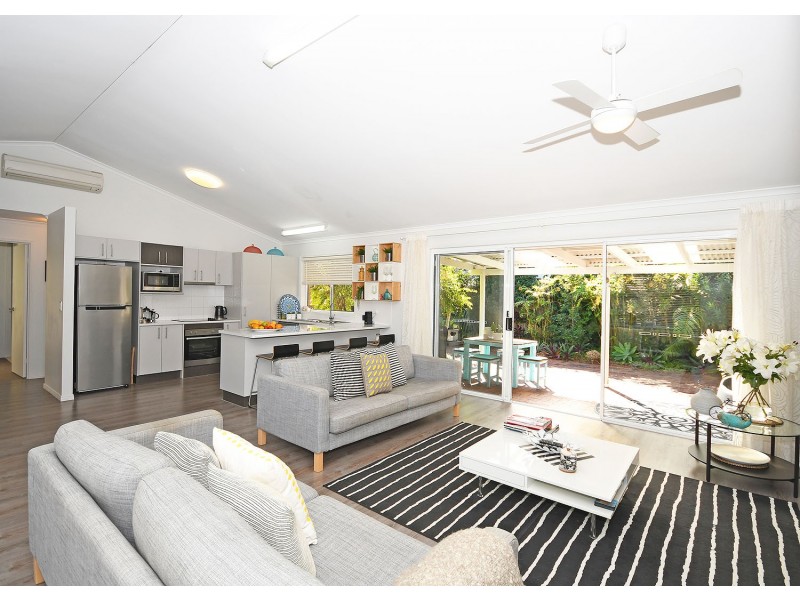 26 Prince Street, Urangan QLD 4655