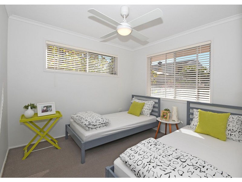 26 Prince Street, Urangan QLD 4655