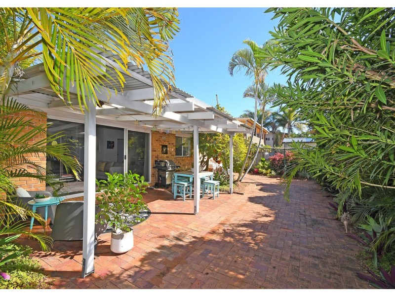 26 Prince Street, Urangan QLD 4655
