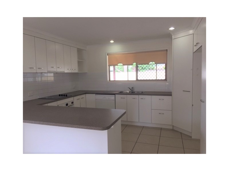 20 William Street, Urangan QLD 4655
