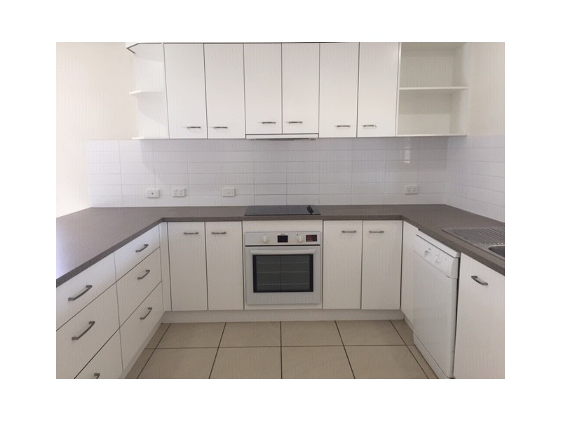 20 William Street, Urangan QLD 4655
