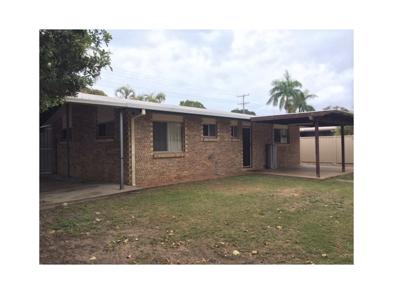 20 William Street, Urangan QLD 4655
