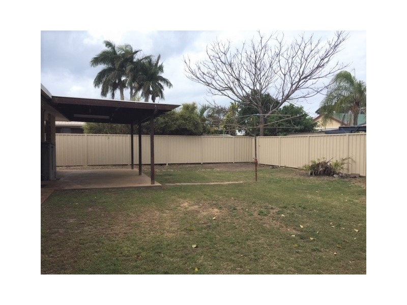 20 William Street, Urangan QLD 4655