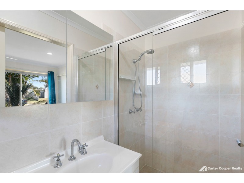 11 Spinnaker Drive, Point Vernon QLD 4655