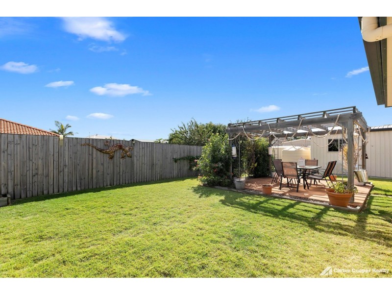 11 Spinnaker Drive, Point Vernon QLD 4655