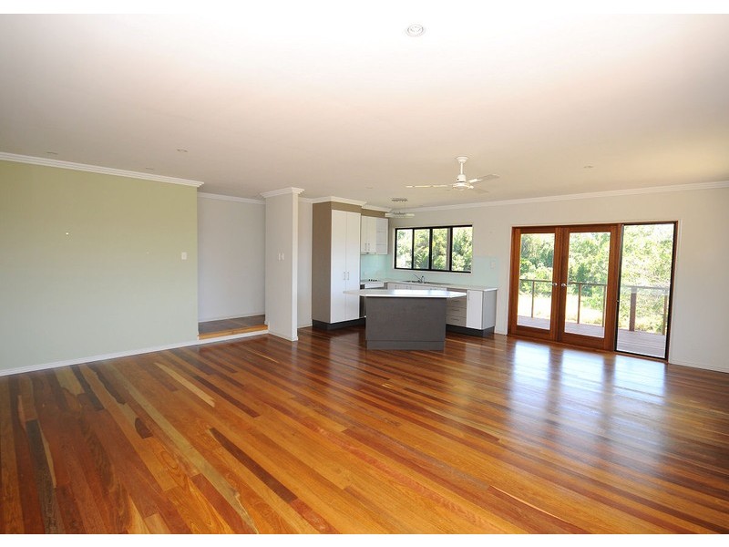 7 Chiquita Crt, Dundowran Beach QLD 4655