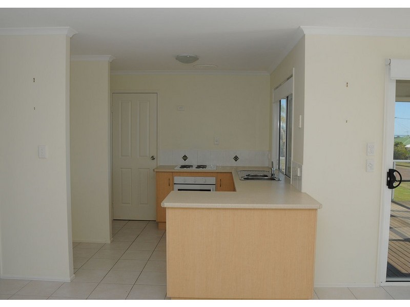 11 Julie St, Dundowran Beach QLD 4655