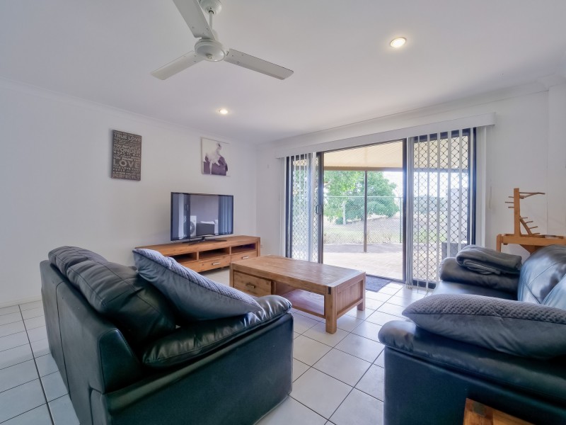 2/85 Ibis Boulevard, Eli Waters QLD 4655