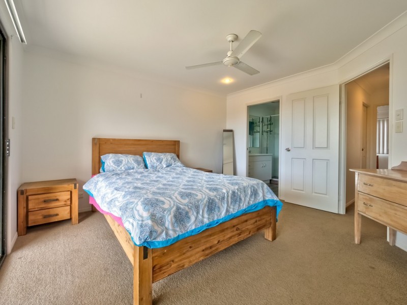 2/85 Ibis Boulevard, Eli Waters QLD 4655