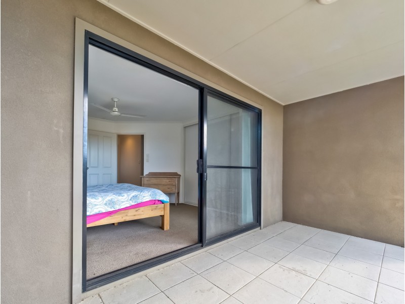 2/85 Ibis Boulevard, Eli Waters QLD 4655