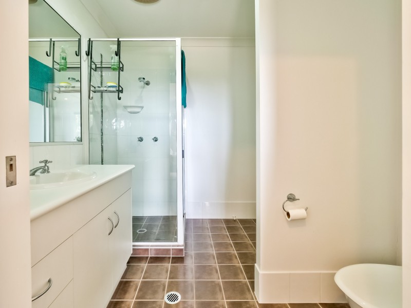 2/85 Ibis Boulevard, Eli Waters QLD 4655