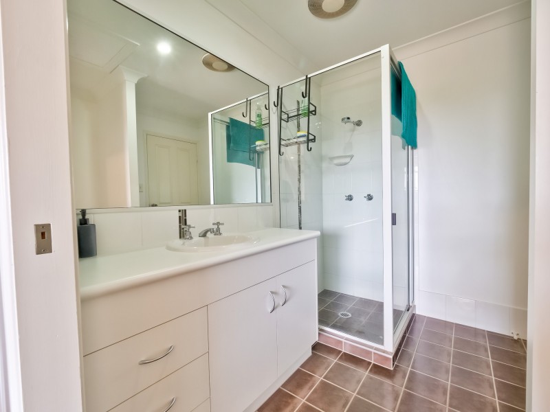 2/85 Ibis Boulevard, Eli Waters QLD 4655