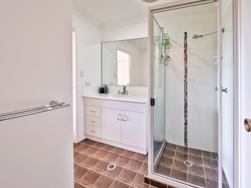 2/85 Ibis Boulevard, Eli Waters QLD 4655