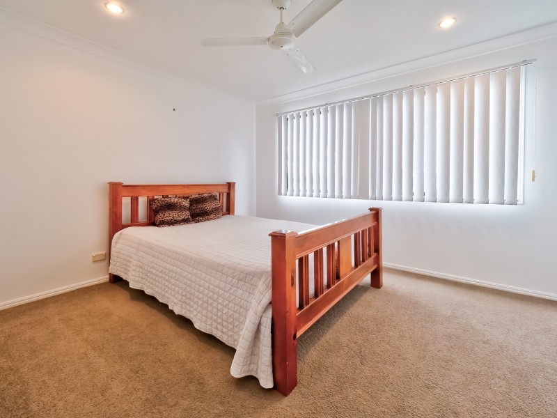 2/85 Ibis Boulevard, Eli Waters QLD 4655