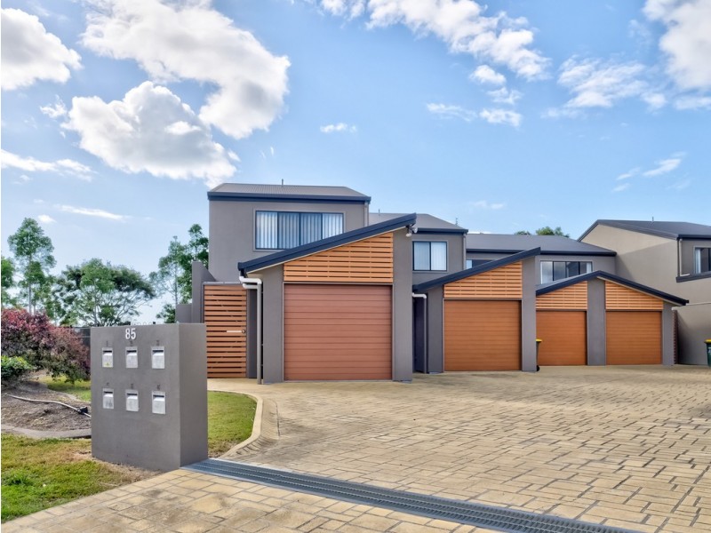 2/85 Ibis Boulevard, Eli Waters QLD 4655