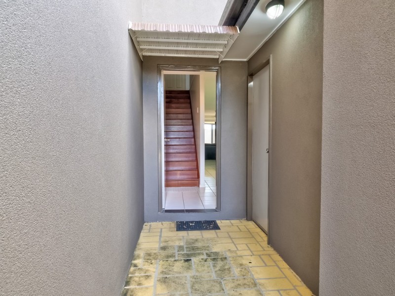 2/85 Ibis Boulevard, Eli Waters QLD 4655