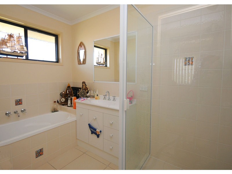 88 Wattle Street, Point Vernon QLD 4655