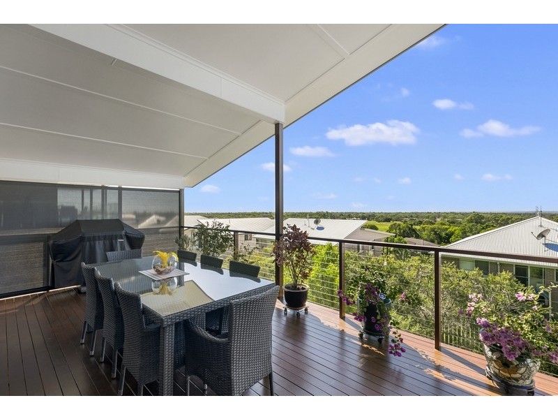 13 Sandy View Drive, Nikenbah QLD 4655