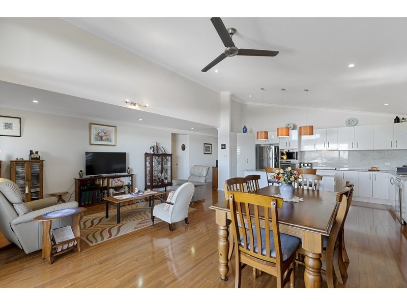 13 Sandy View Drive, Nikenbah QLD 4655