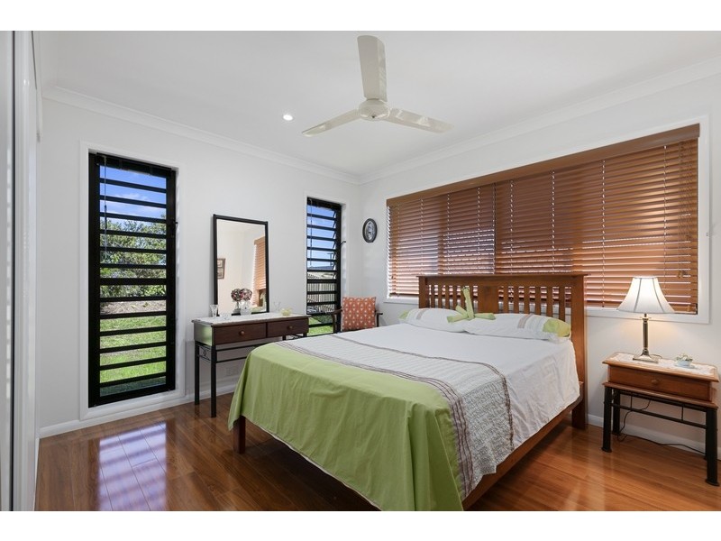 13 Sandy View Drive, Nikenbah QLD 4655