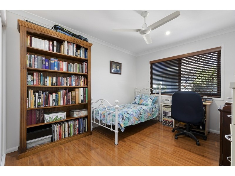 13 Sandy View Drive, Nikenbah QLD 4655
