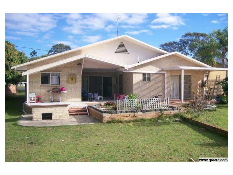 24 Kent St, Urangan QLD 4655