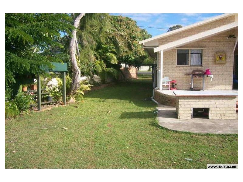 24 Kent St, Urangan QLD 4655