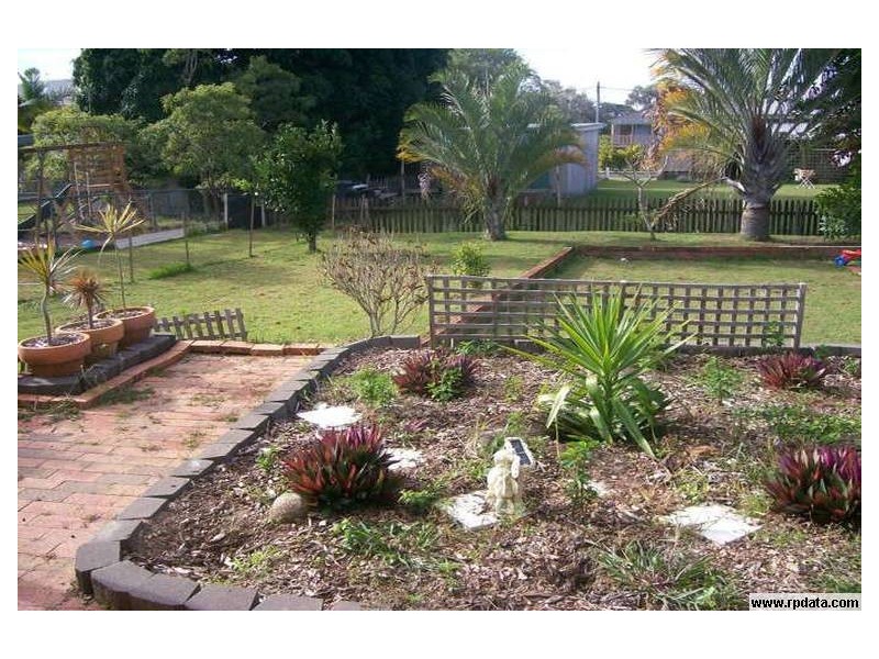 24 Kent St, Urangan QLD 4655