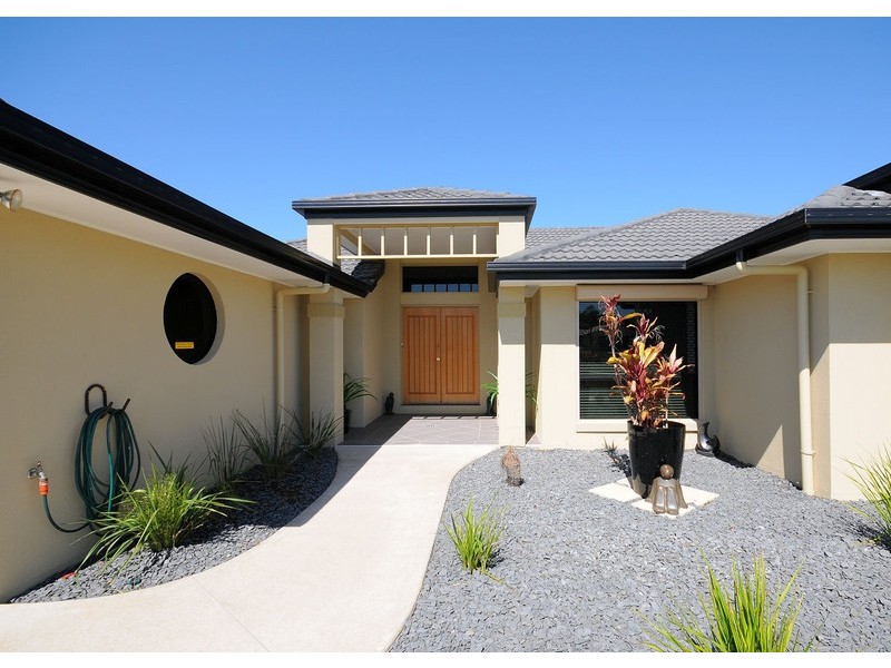 11 Kingston Close, Wondunna QLD 4655