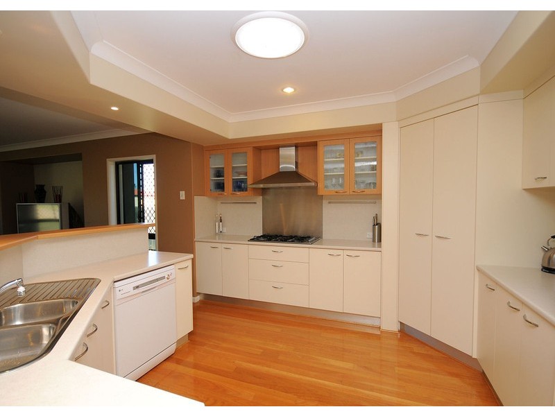 11 Kingston Close, Wondunna QLD 4655